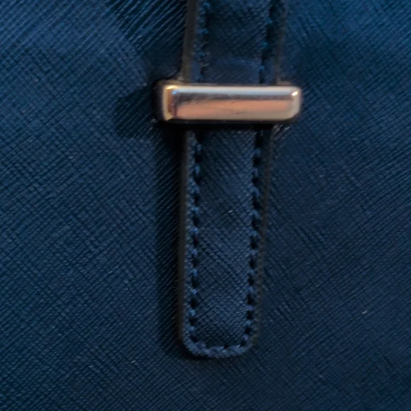 kate spade navy blue tote with gold plaque - Picture 3 of 16